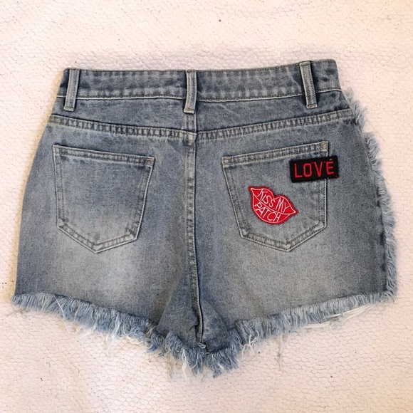 MINKPINK Free Ride Patch Denim Shorts S New - Picture 3 of 8